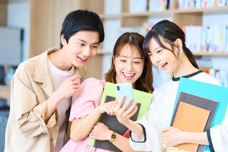 笑顔の学生たち